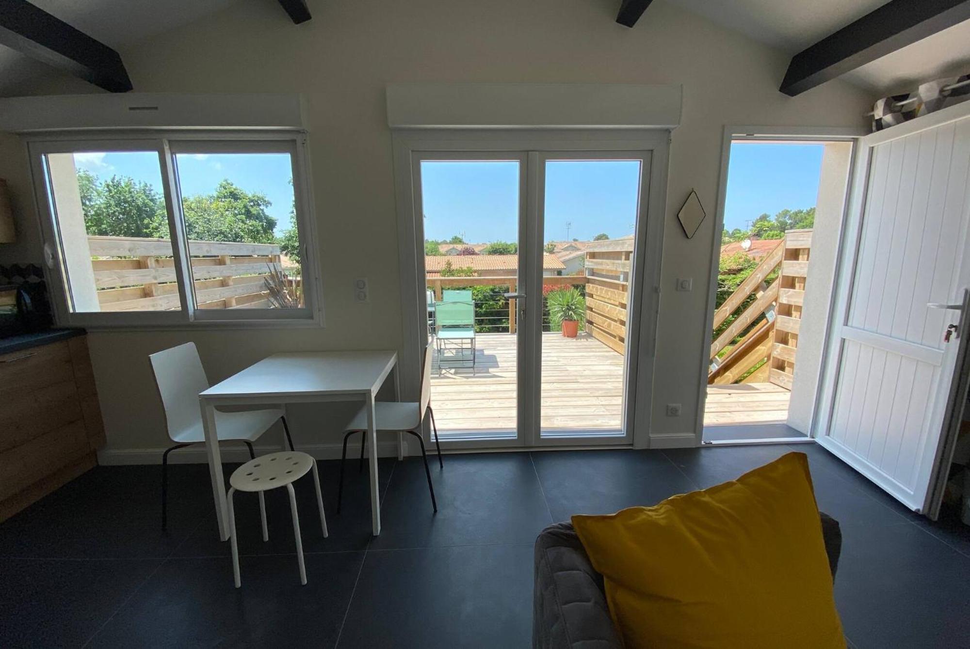 Appartement Des Pignons A Lege Bourg Exterior photo