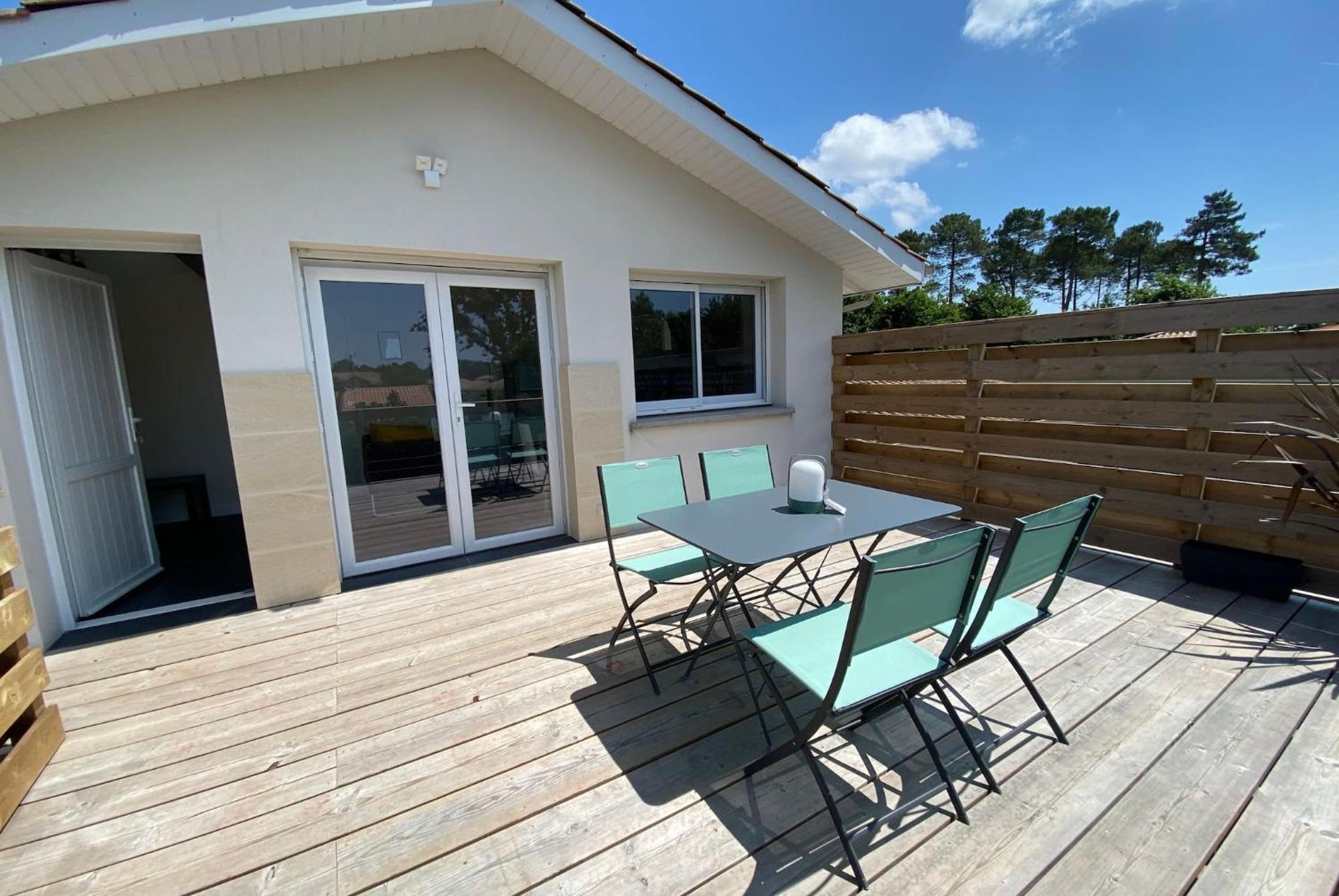 Appartement Des Pignons A Lege Bourg Exterior photo